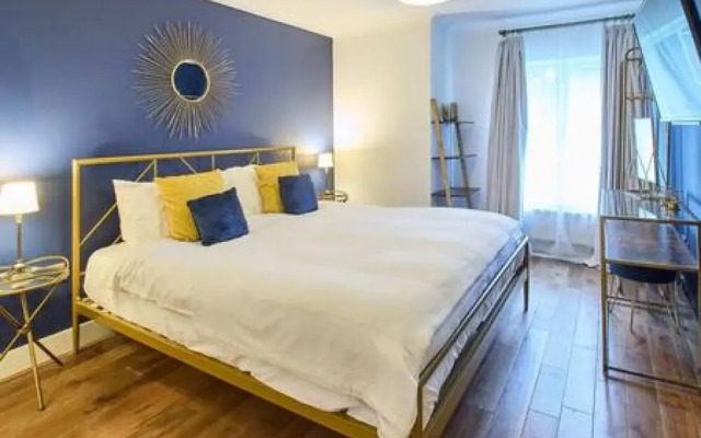 Host Stay Bellflower Mews