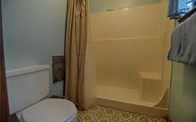 Spacious Cedar Flat Lookout Home #157