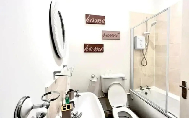 Captivating 2-bed Apartment in Liverpool
