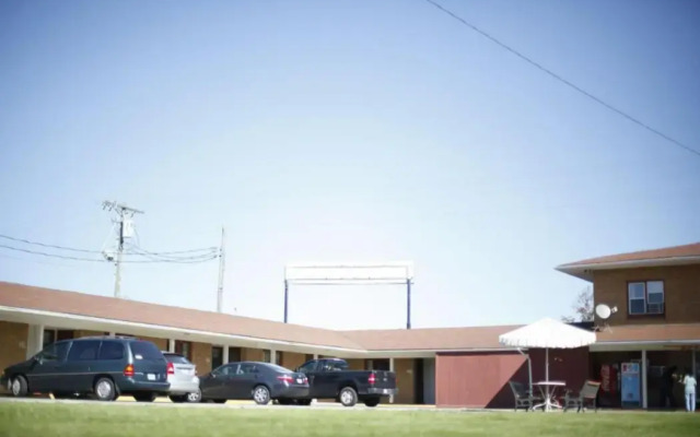 OYO Travelier Motel