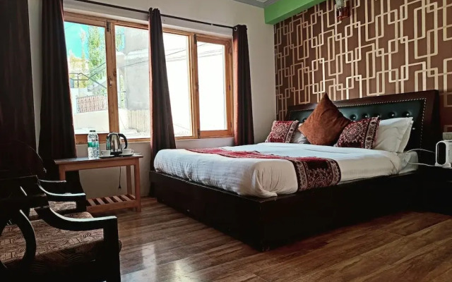 Munna Palace
