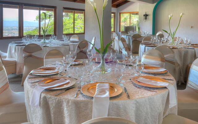 Alta Las Palomas Hotel