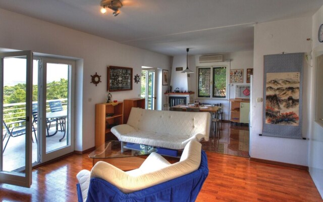 Nice Home in Postira With 5 Bedrooms, Wifi and Outdoor Swimming Pool