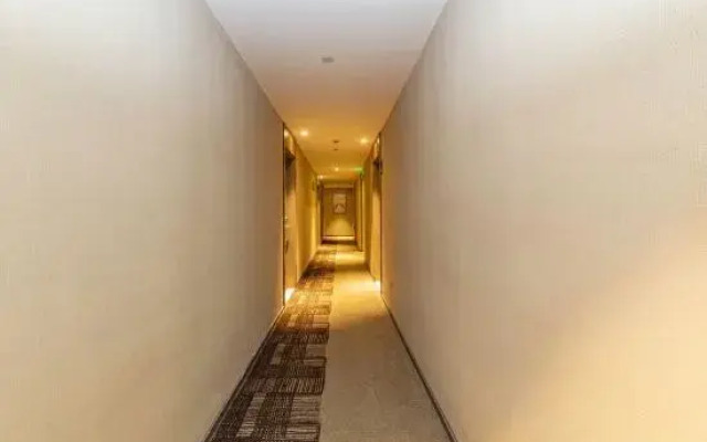 Shanghai Yaya Light Luxury Hotel (Hongkou Football Stadium)