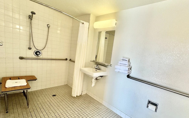 Studio 6 Suites – Bellflower, Ca  - Los Angeles