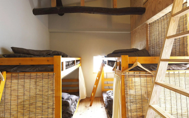 Torii-Kuguru Hostel