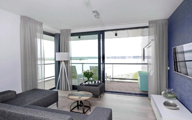 Contemporary Apartment in Kamperland near Lake