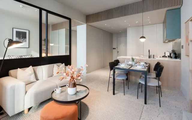 Charming 1BR w Balcony in Business Bay