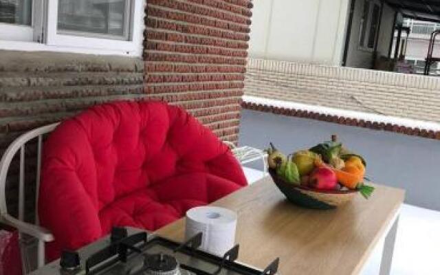 2BD Terrace! Renovated!