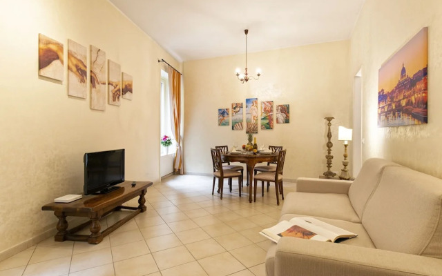 Rome Trevi Fountain Apartment
