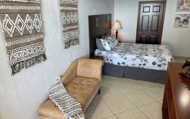 Palacio del Mar by Rocky Host