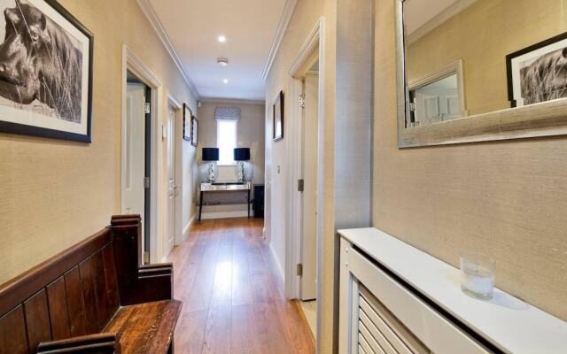 Delightful 3-bed Family Home Bayswater