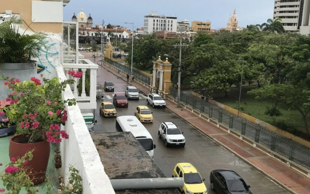 Hostal 1811 - Hostel