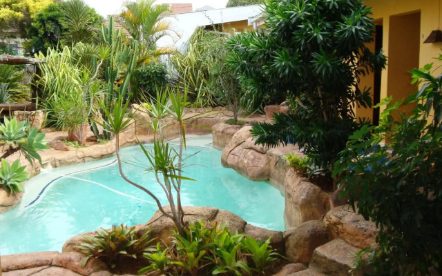 Flintstones Guest House Durban