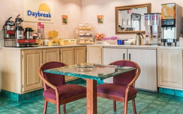 Days Inn Berlin Meriden