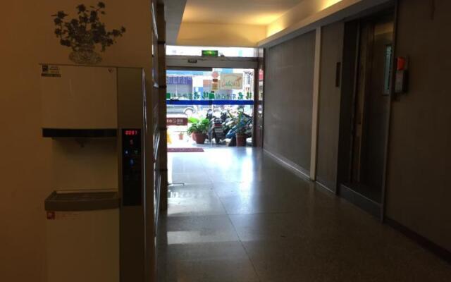Zaw Jung Business Hotel