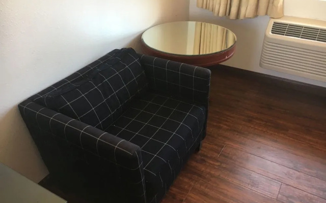 Norwalk Inn & Suites