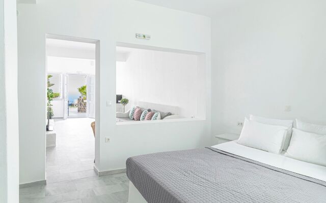 Phaos Santorini Suites