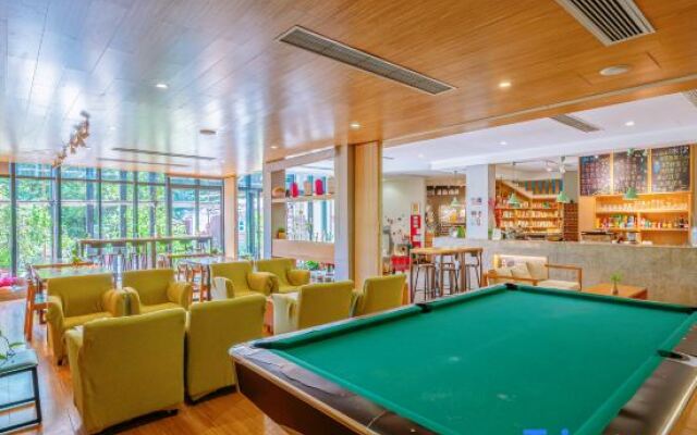 Reyi International Youth Hostel