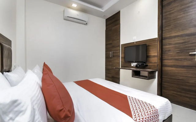 OYO Flagship 22449 Rajouri Garden J block