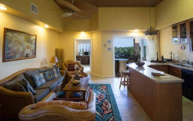 The Beach Villas w/ Pool Hot Tub & A/c!