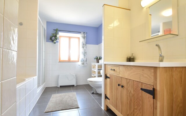 Cosy Holiday Home in Rémilly With a Terrace