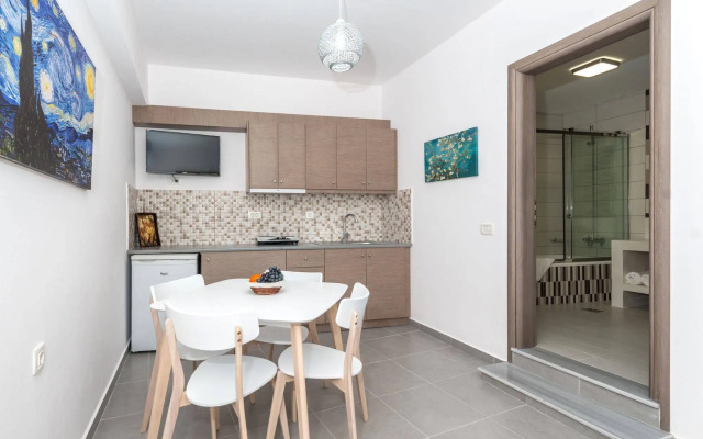Sea View Village - Studios & Apartments