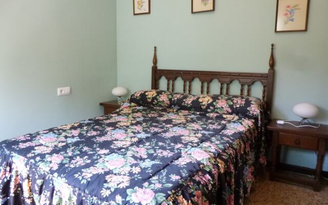 Spacious Holiday Home With Enclosed Garden in Empuriabrava