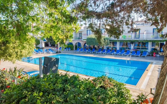 Green Bungalows Hotel Apartments