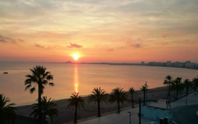 Modern Apartment With Wifi and sea Views