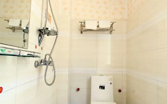 Guilin yiran Hotel (Weizhou Park Branch)