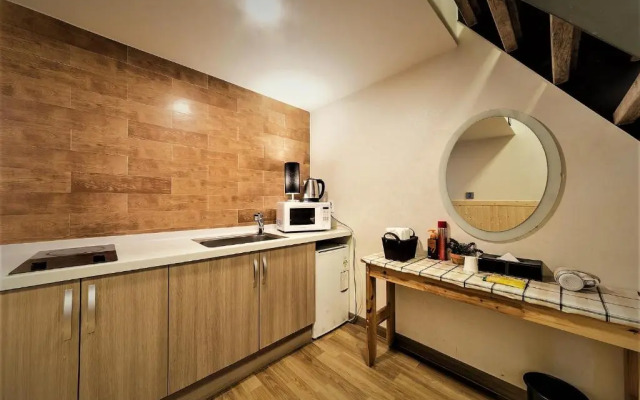 Hotel Hue Loft