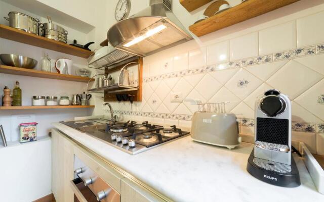 Santa Maria Novella 6 sleeps near the central station