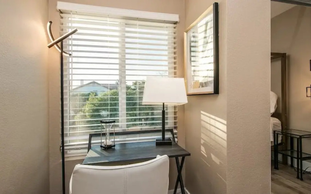 Amazing Remodeled Scottsdale 5 Bdrm W/pool!