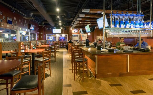 Holiday Inn Niagara Falls State Park Entry by IHG