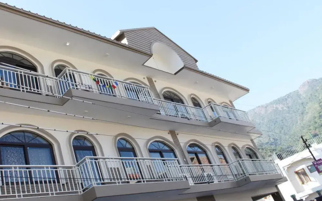 OYO 2749 Hotel Vedas
