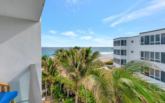 Tideline Palm Beach Ocean Resort and Spa