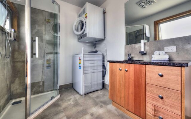 Freycinet Stone Studio 7