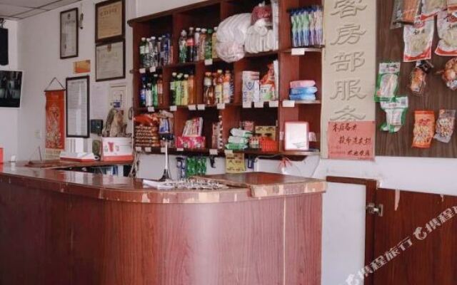 Dalian Lingang mall guest room