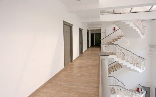 OYO Townhouse 020 Huda Metro South City 1