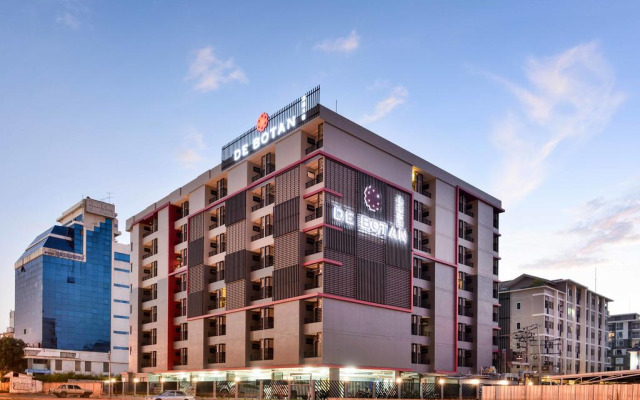 De Botan Srinakarin Hotel & Residence