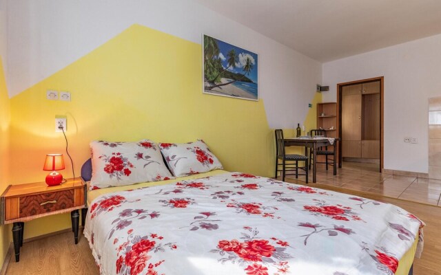Beautiful Apartment in Pula With Wifi