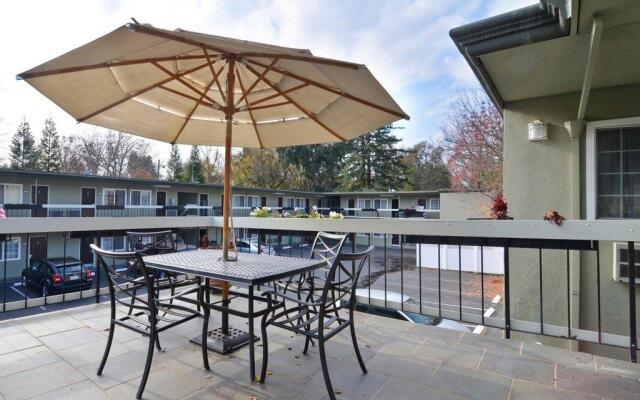 Best Western University Lodge