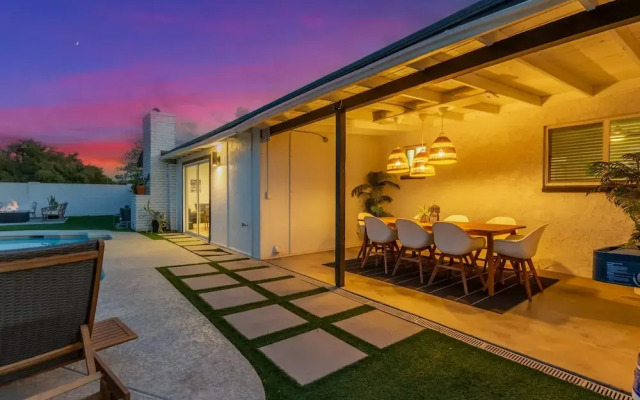 The Melrose ASU Pool Workspace Firepit