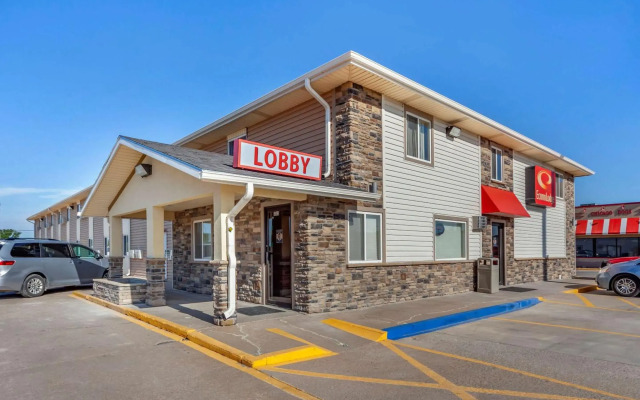 Econo Lodge Hays I-70