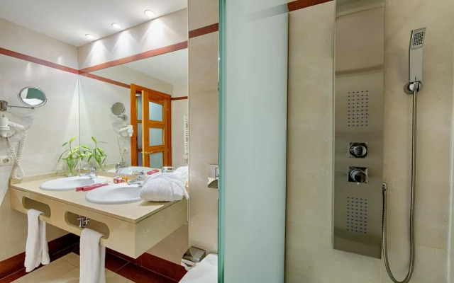 AZZ Peñafiel Las Claras Hotel & Spa