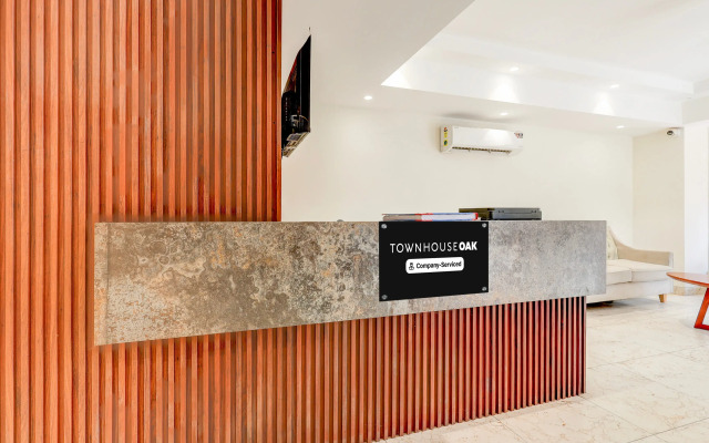 Super Townhouse Oak Sector 39 Medanta