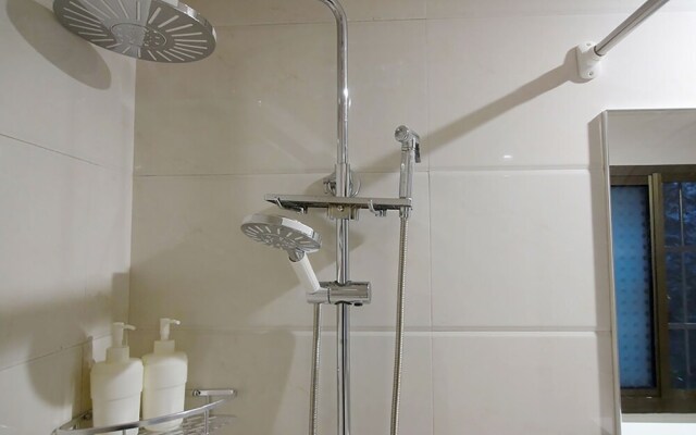 Xiang Shan Lin Hai Homestay