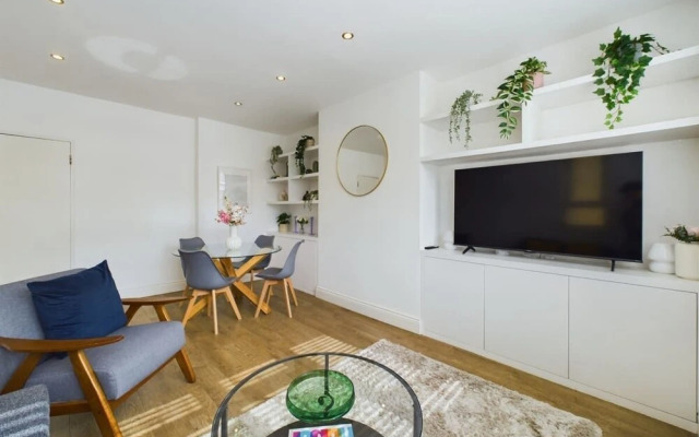 The Earl's Court Hideaway - Warm 3bdr House