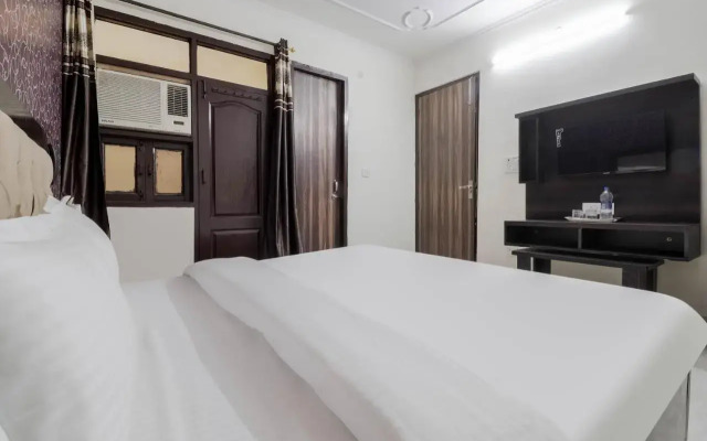 Collection O 79212 Dwarka Royal Inn